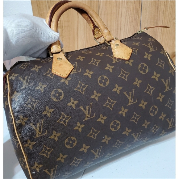 Authentic Louis Vuitton Monogram Speedy 30 - Picture 3 of 13